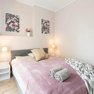 Superapart Aignera 4, Family Friendly Oasis Warszawa